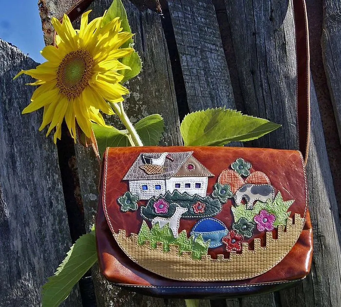 Whole History In Your Hands: Amazing Leather Bags By Russian Craftswoman Bella Kolosova