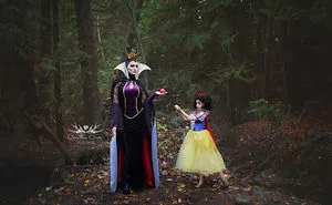7-Year-Old Daughter And Mom Cosplay As Disney Characters, And Their Photos Are Better Than The Real Thing