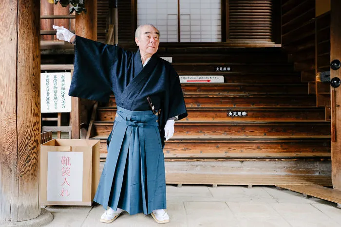 Temple Guards In Kyoto Wear Amazing Traditional Costumes