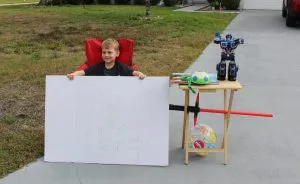 My Son Set Up “Free Toy” Stand For Kids In Need