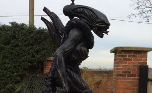 I Made This 2m Tall Alien From His Tree Stump