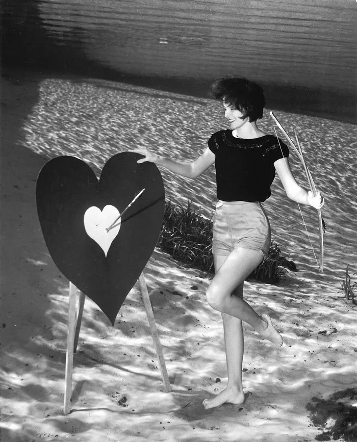 It's Hard To Believe These Pin-Up Photos Were Shot Underwater In 1938