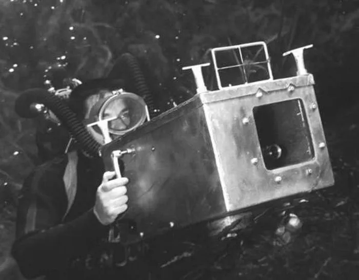 It's Hard To Believe These Pin-Up Photos Were Shot Underwater In 1938