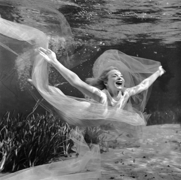It's Hard To Believe These Pin-Up Photos Were Shot Underwater In 1938
