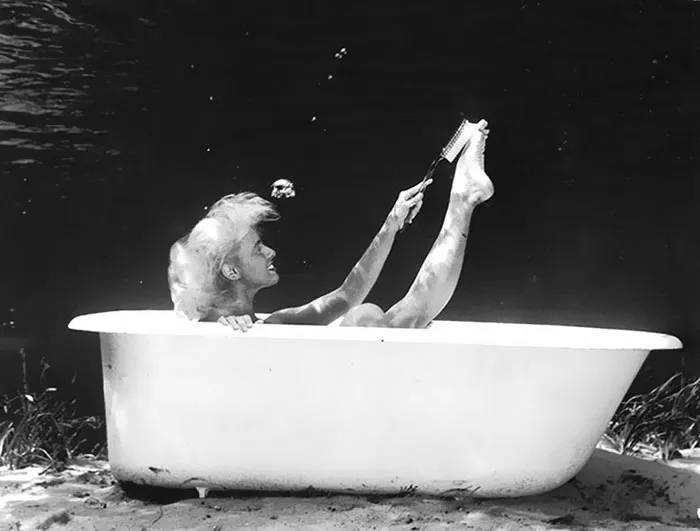 It's Hard To Believe These Pin-Up Photos Were Shot Underwater In 1938