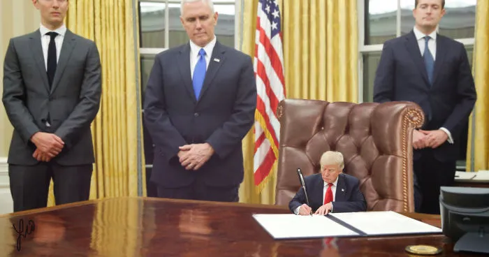 Firmando unas pequeñas medidas de nada