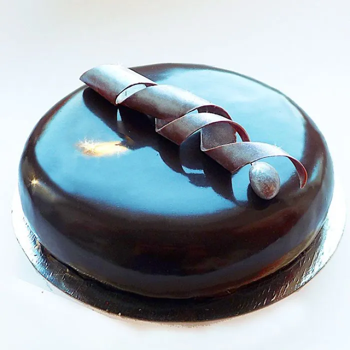 I Create Chocolate Worlds On The Mirror Glaze Cakes