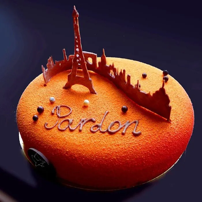 I Create Chocolate Worlds On The Mirror Glaze Cakes