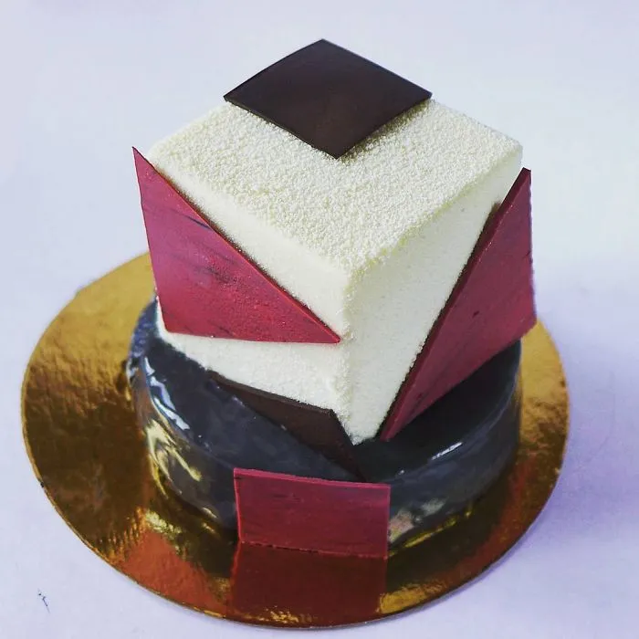 I Create Chocolate Worlds On The Mirror Glaze Cakes