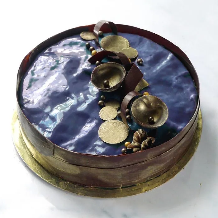 I Create Chocolate Worlds On The Mirror Glaze Cakes