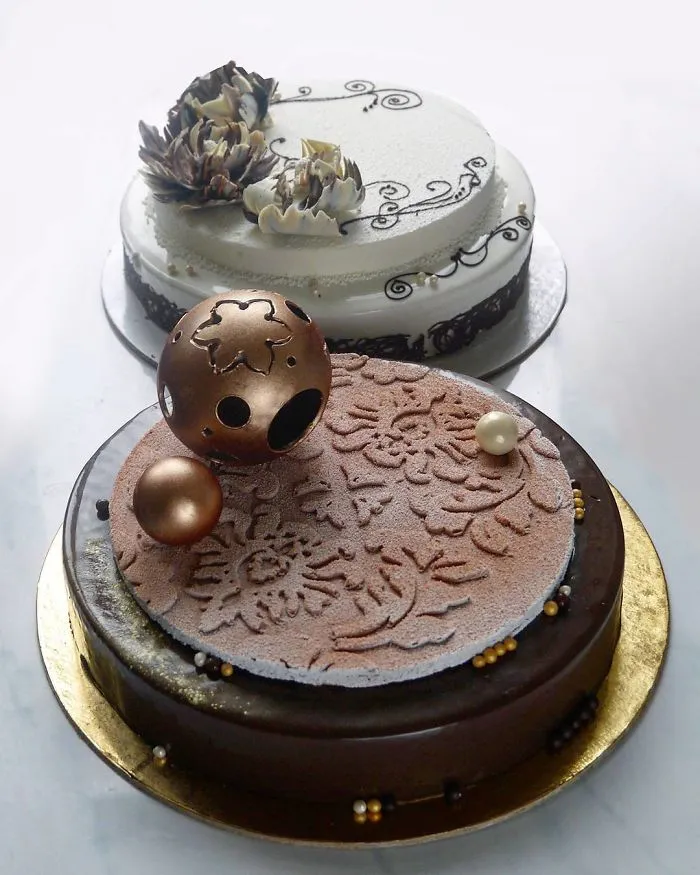 I Create Chocolate Worlds On The Mirror Glaze Cakes