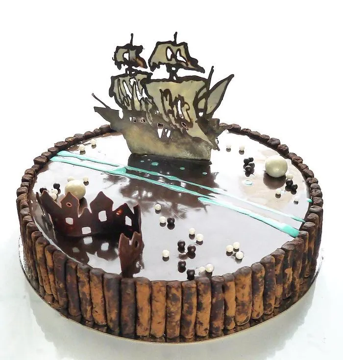 I Create Chocolate Worlds On The Mirror Glaze Cakes
