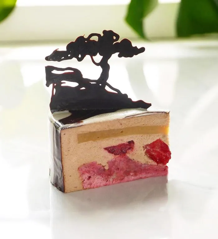 I Create Chocolate Worlds On The Mirror Glaze Cakes