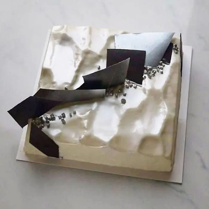 I Create Chocolate Worlds On The Mirror Glaze Cakes