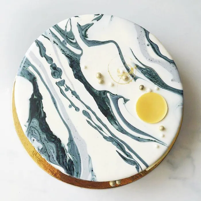 I Create Chocolate Worlds On The Mirror Glaze Cakes