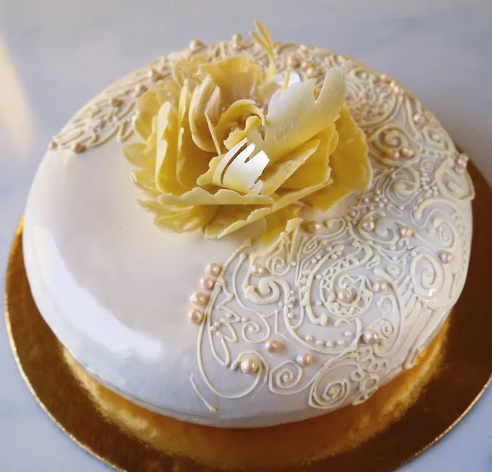 I Create Chocolate Worlds On The Mirror Glaze Cakes