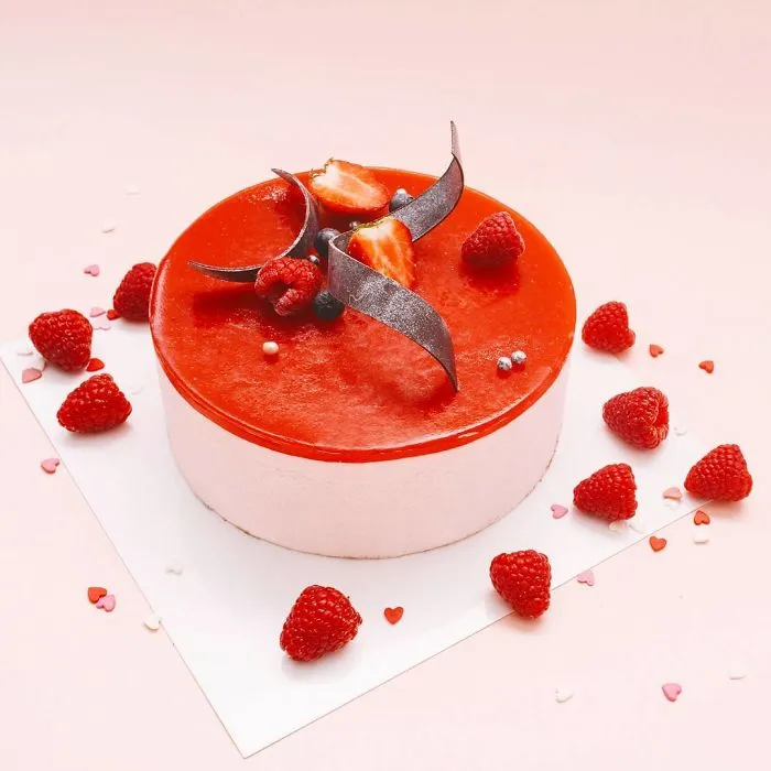 I Create Chocolate Worlds On The Mirror Glaze Cakes