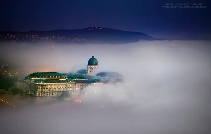 I Spent 4 Years Capturing The Beauty Of Budapest When It's Covered By Fog