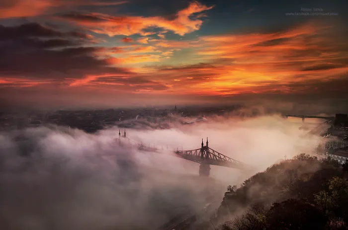 I Spent 4 Years Capturing The Beauty Of Budapest When It's Covered By Fog