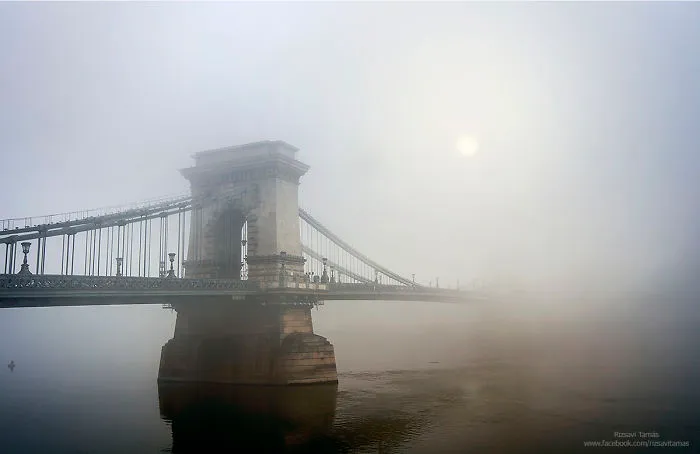 I Spent 4 Years Capturing The Beauty Of Budapest When It's Covered By Fog