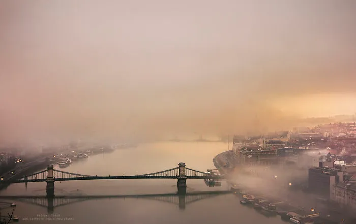 I Spent 4 Years Capturing The Beauty Of Budapest When It's Covered By Fog