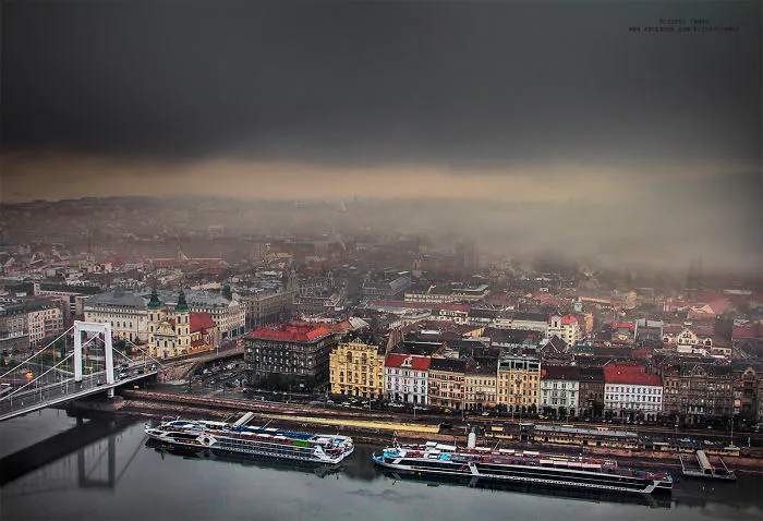 I Spent 4 Years Capturing The Beauty Of Budapest When It's Covered By Fog