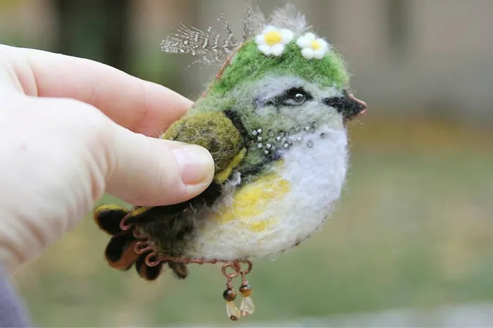I Use Pictures Of Actual Birds To Felt Brooches With Character
