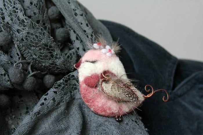 I Use Pictures Of Actual Birds To Felt Brooches With Character