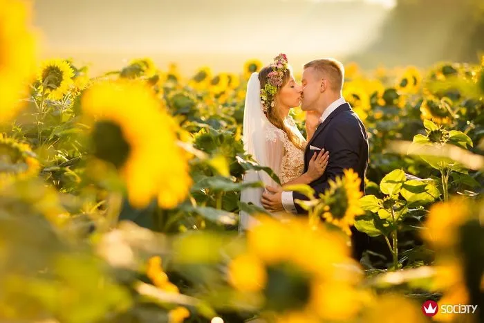 Stunning Wedding Photographs From The Best Photographers Worldwide (10+ Pics)