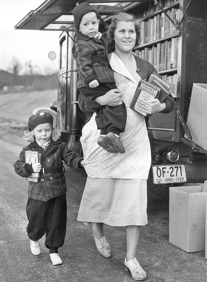 The Bookmobile In Columbia Park, C. 1940