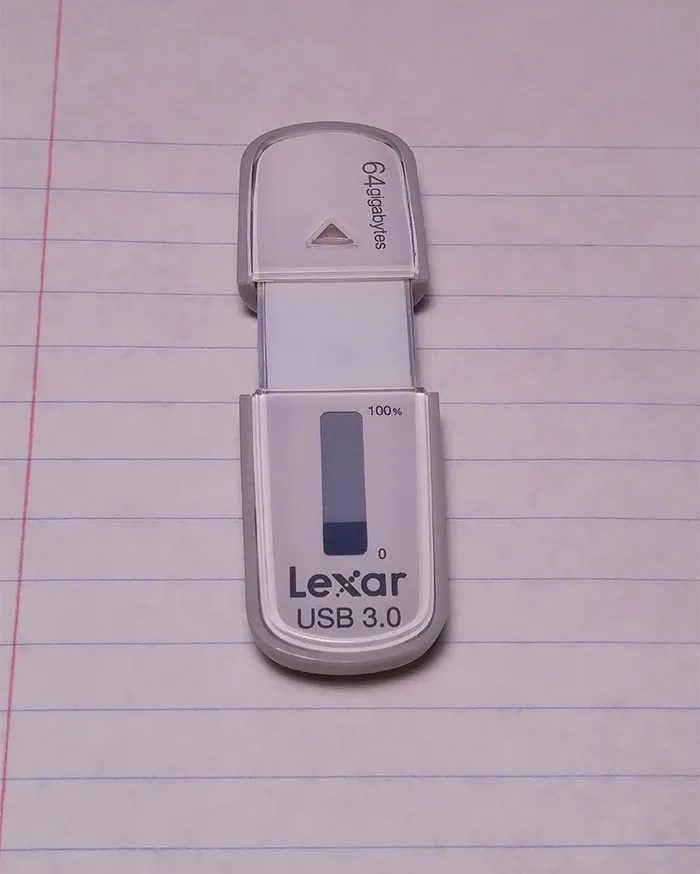 flash drive with a capacity meter