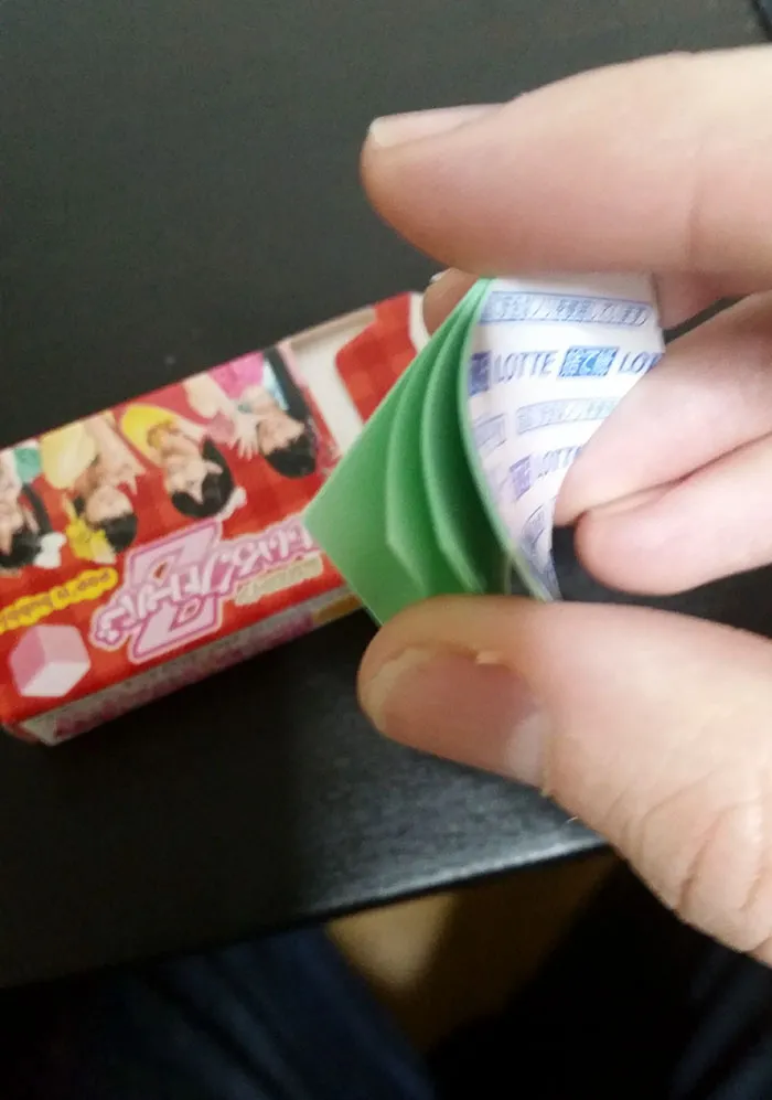 post-it-note-like papers on the background of a gum