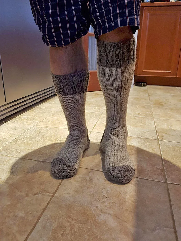 Mi Abuela Ya No Ve Muy Bien, Pero Me Tejió Estos Calcetines