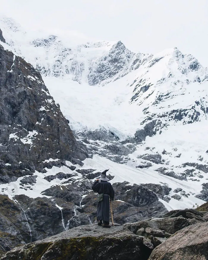 Photographer Travels Across New Zealand With Gandalf Costume, And His Photos Are Epic
