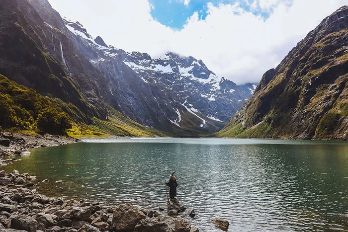 Photographer Travels Across New Zealand With Gandalf Costume, And His Photos Are Epic