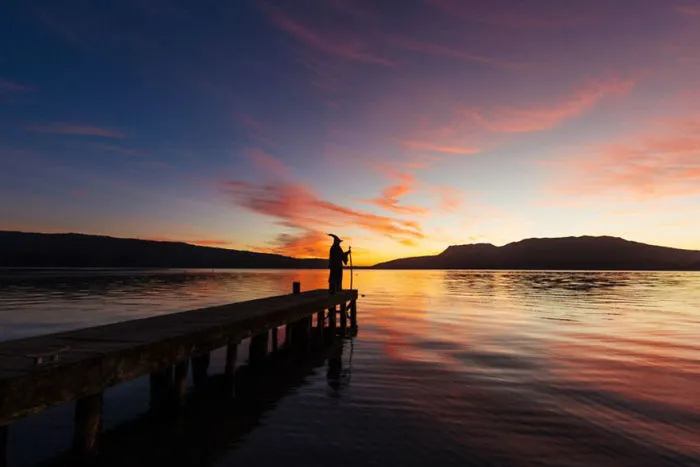 Photographer Travels Across New Zealand With Gandalf Costume, And His Photos Are Epic