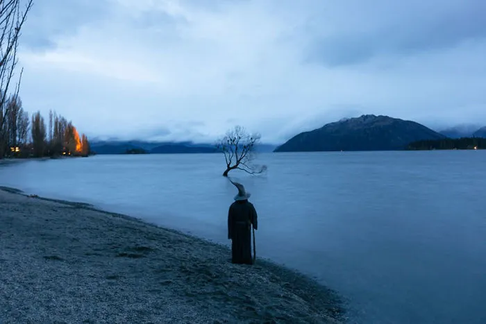 Photographer Travels Across New Zealand With Gandalf Costume, And His Photos Are Epic