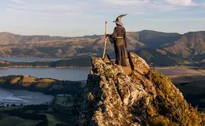 Photographer Travels Across New Zealand With Gandalf Costume, And His Photos Are Epic