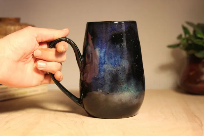 Cerámica inspirada en las galaxias para que puedas beber de las estrellas