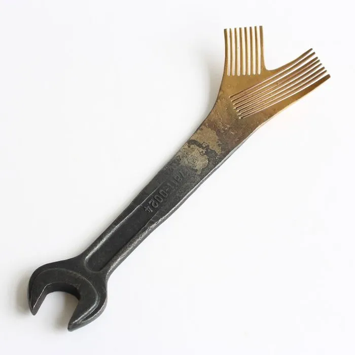 Experimental Cutlery Confronts The Traditional Ideas Of Tableware