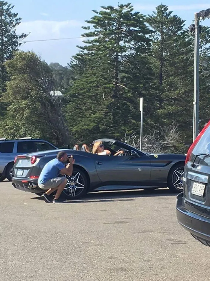 People Are Sharing Pics Of Boyfriends "Forced" To Take Perfect Pictures Of Their Girlfriends