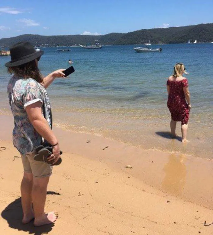 People Are Sharing Pics Of Boyfriends "Forced" To Take Perfect Pictures Of Their Girlfriends