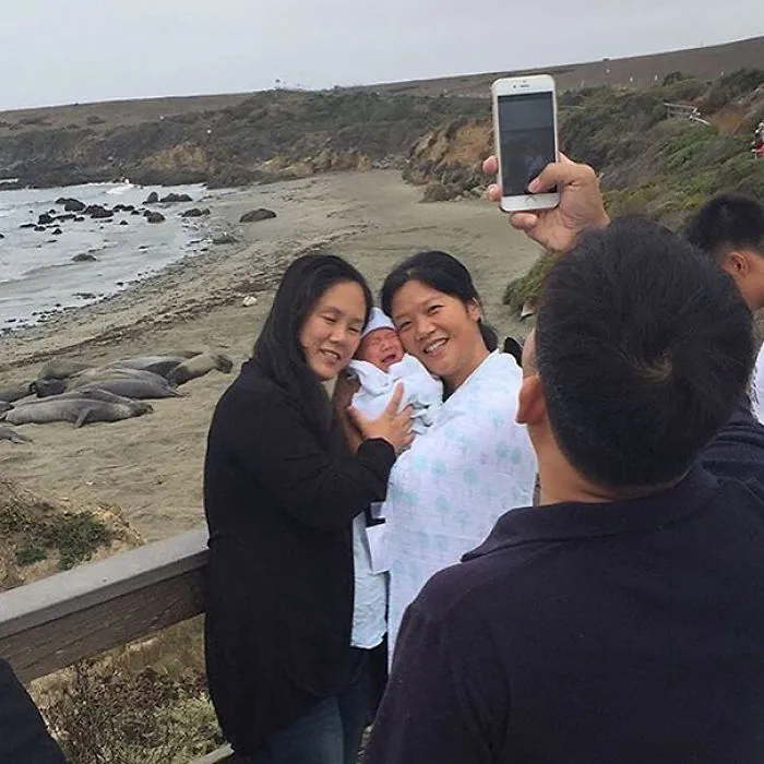 People Are Sharing Pics Of Boyfriends "Forced" To Take Perfect Pictures Of Their Girlfriends
