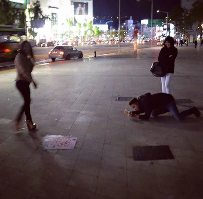 People Are Sharing Pics Of Boyfriends "Forced" To Take Perfect Pictures Of Their Girlfriends
