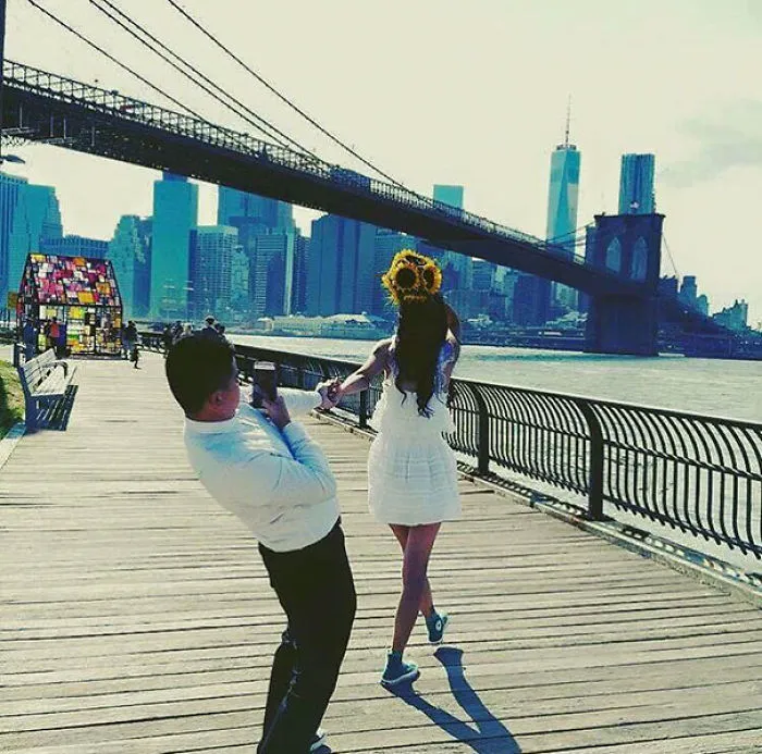 People Are Sharing Pics Of Boyfriends "Forced" To Take Perfect Pictures Of Their Girlfriends
