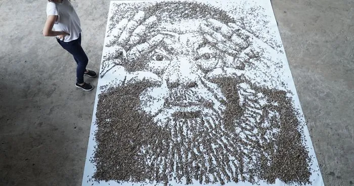 "Painting" A Portrait With 20,000 Seeds