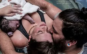 59 Powerful NSFW Photos From The 2017 Birth Photo Competition Prove That Moms Are Badass