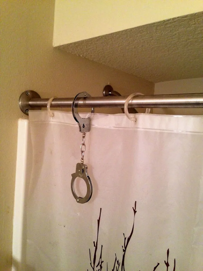 Replace A Broken Ring Of The Shower Curtain With This Easy Hack