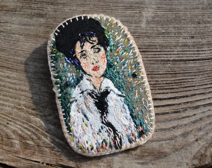I Found Amazing Thread Painted Animals On Brooches By Russian Artist