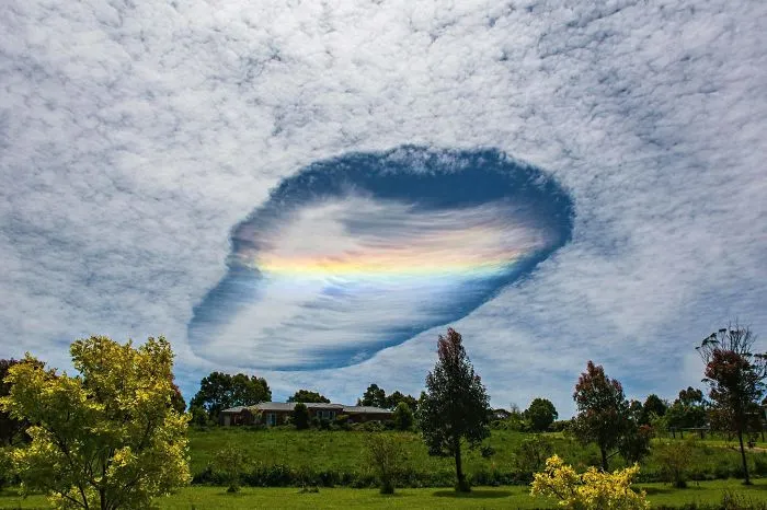 Curiosas nubes sobre Victoria, Australia